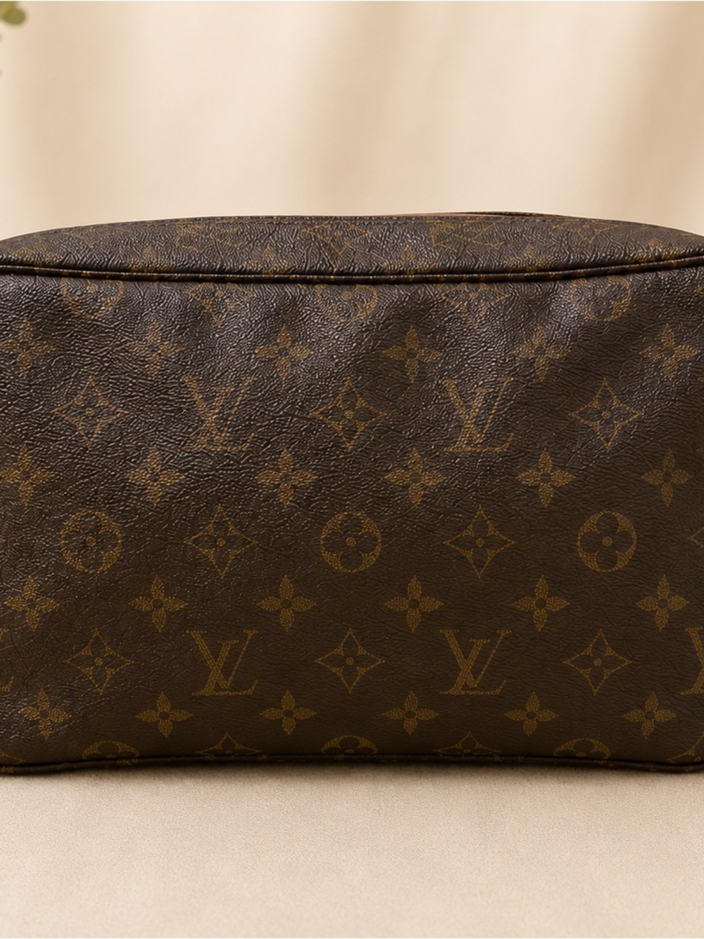 Classic Louis Vuitton Monogram Toiletry Pouch 🤎